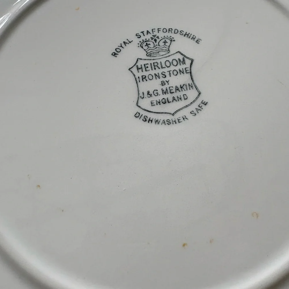 J&G Meakin Royal Staffordshire Heirloom Ironstone white set of 5 Plates ~10 in.